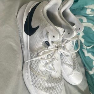 white nike volleyball shoes